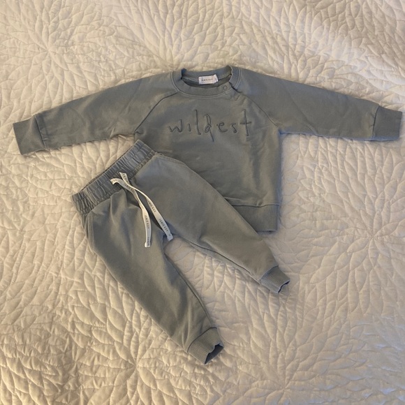 EUC Jamie Kay Wildest sweatshirt and Morgan Pant (1yr) - Picture 2 of 8